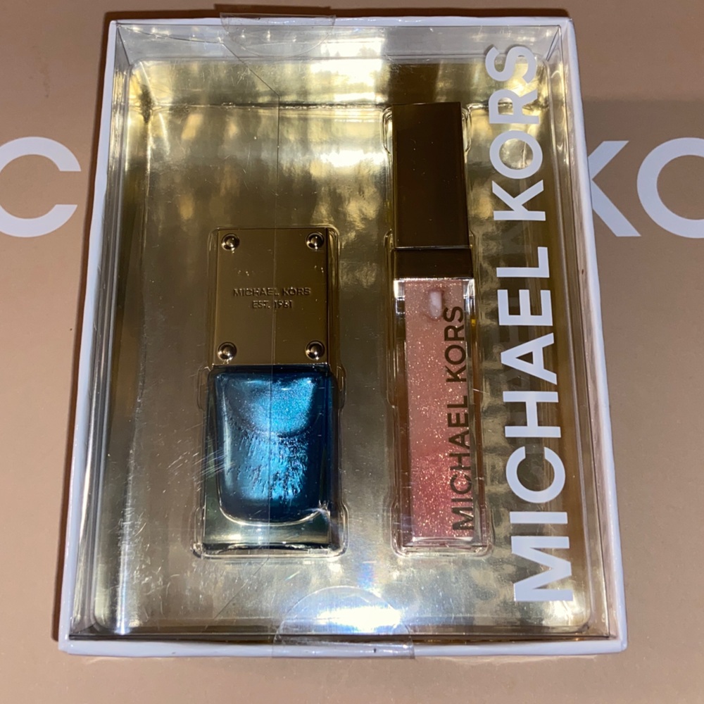 💅💄Michael Kors Nail and Lip Gloss SET made by Estee Lauder NWT